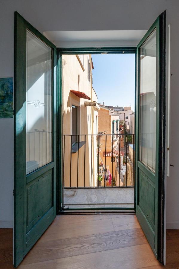 Casa Flo Con Terrazza E Ascensore Салерно Екстер'єр фото