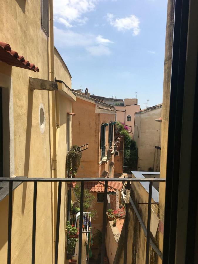 Casa Flo Con Terrazza E Ascensore Салерно Екстер'єр фото